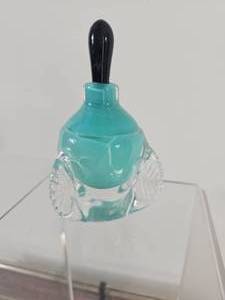 lot 200 image: Beautiful Signed Art Glass Perfume Bottle with Stopper by Loretta Eby