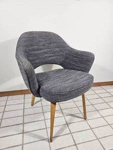 lot 11 image: Knoll Saarinen Executive Armchair with Wood Legs