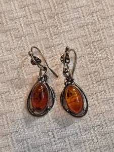 lot 73G image: Sterling Silver Baltic Amber Drop Earrings 5 Grams