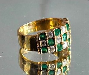 18K Gold Diamond and Emerald Checkerboard Ring by J. Cooper ~ 6g, size 6.5