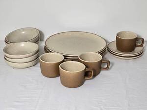 lot 254 image: Vintage Poppytrail Earthenware Breakfast Set - California Tempo - (16)