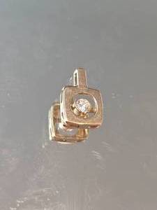 lot 79A image: 14K Gold Square Pendant with Diamond