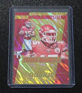 lot 4 image: 2017 Absolute Rookie Roundup Patrick Mahomes #20  Low GradeNo Crease