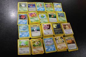 lot 69 image: Vintage 1999-2003 Pokemon WOTC Wizard of the Coast Lot #1  400 Cards