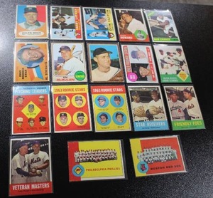 lot 106 image: 1960s Baseball Card Lot  18 Cards