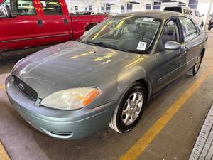 lot 18 image: 2007 Ford Taurus SEL