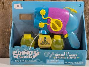 lot 39 image: Squirty Squirts 2-in-1 Bubble & Water Electric Blaster