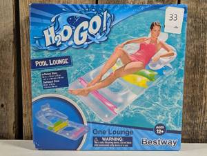 lot 33 image: Bestway H2O Go Pool Lounge Swimming Pool Float