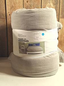 lot 122 image: FullQueen Corduroy Plaid Comforter Gray - Room Essentials