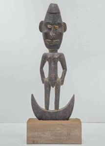 Wonderful Old Sepik River Figural Suspension Hook