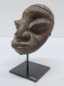 Ancient Yoruba Clay Head wStand