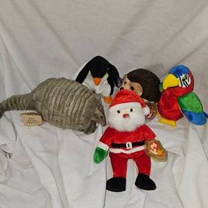 lot 44 image: Lot of 4 Ty Beanie Babies