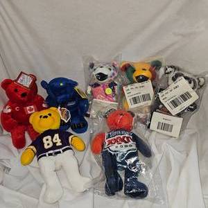 lot 47 image: Assortment of 7 Beanie Bears