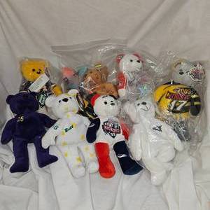 lot 48 image: Assortment of 9 Beanie Bears