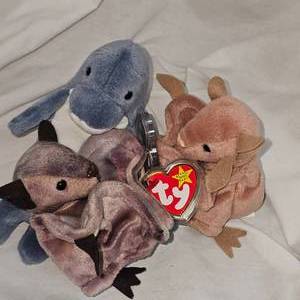 lot 2 image: Lot of 3 Beanie Babies-Ty-Various Themes as Pictured