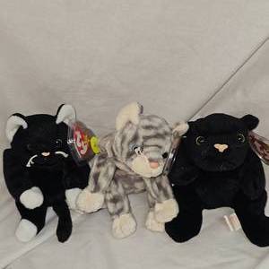 lot 8 image: Lot of 3 Beanie Babies-Ty-Various Themes as Pictured