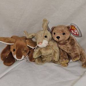 lot 10 image: Lot of 3 Beanie Babies-Ty-Various Themes as Pictured