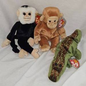 lot 13 image: Lot of 3 Beanie Babies-Ty-Various Themes as Pictured