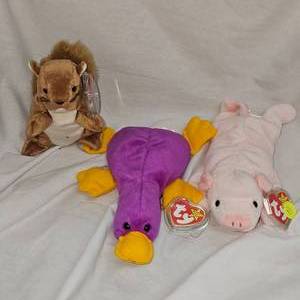 lot 16 image: Lot of 3 Beanie Babies-Ty-Various Themes as Pictured