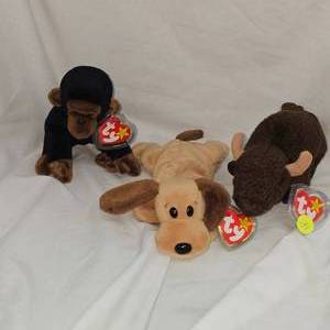 lot 18 image: Lot of 3 Beanie Babies-Ty-Various Themes as Pictured