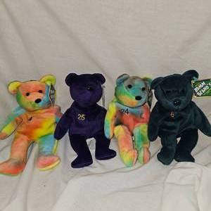 lot 25 image: Bamm Beanos Set of 4