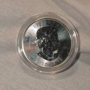 lot 58 image: 2015 Canadian $8 1 12 oz Silver Coin