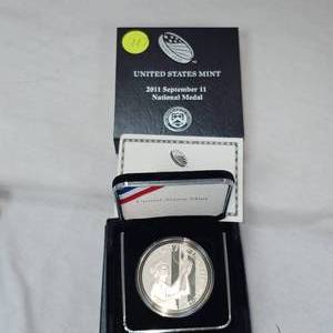 lot 117 image: 2011 Rare US Mint 1oz Silver 911 Remember