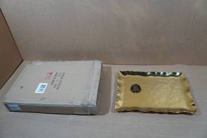 lot 68 image: Gold Coast Rectangular Platter - 16x10