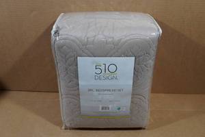 lot 128 image: 510 Design 3-Piece Bedspread Set - FullQueen