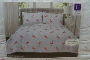 lot 158 image: 3-Piece Cotton Reversible Quilt - King