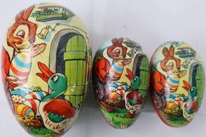 lot 34 image: Vintage West German Hand-Painted Easter Nesting Eggs