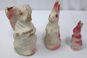 lot 71 image: Vintage Mid-Century Papier Mache Rabbit Trio&nbsp