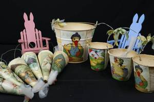 lot 77 image: Vintage Easter Decor Collection of Candy Holders