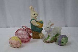 lot 81 image: E. Smith 2-Piece Covered Candy Dish  Teena Flanner Easter Collection