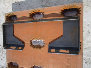 lot 221 image: Wolverine 38 Skid Steer Open Quick Tach Plate