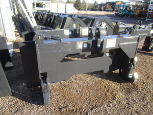 lot 129 image: Wolverine Skid Steer 3 Point Class II Quick Tach