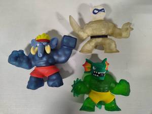 lot 6 image: Heroes of Goo Jit Zu Action Figures