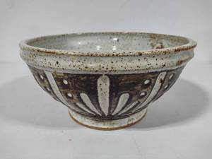 lot 11 image: Glazed Pottery Bowl