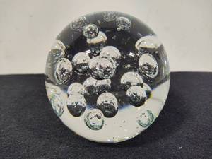 lot 12 image: Murano Style Clear Glass Bubble Paperweight