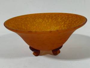 lot 29 image: Amber Toned Footed Bowl