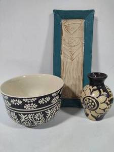 lot 91 image: Assorted CeramicClay Pottery