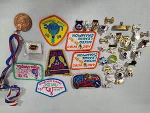 lot 73 image: Assorted Bowling PinsPatches