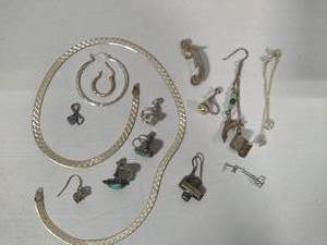 lot 119 image: 925 Damaged & Single Earrings