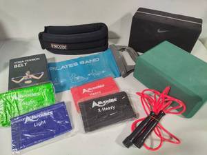 lot 122 image: Lot of Exercise Equipment