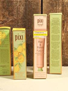 lot 17 image: 2 Peel & Polish,  2 Priming Oil  (2 set of 2)