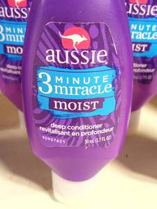 lot 118 image: Dry Hair Repair - Aussie Paraben-Free Miracle Moist 3 Minute Miracle Conditioner, 1.7 fl oz  (set of 10)