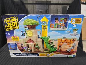 lot 1 image: Young Jedi Adventures Toy