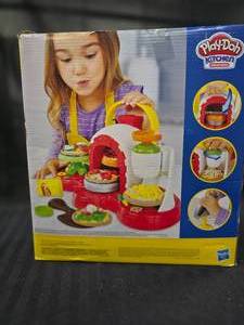lot 8 image: Playdoh Kitchen Pizza