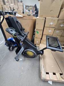 lot 22 image: Proform Elliptical Return ((Powered up When Tested, Possible Issue with App)