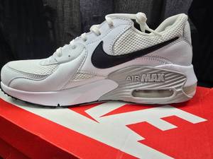 lot 36 image: New Nike Air MAX Shoes Size 11.5 White